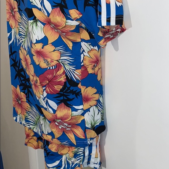 Two- Piece Short Set - Picture 4 of 9